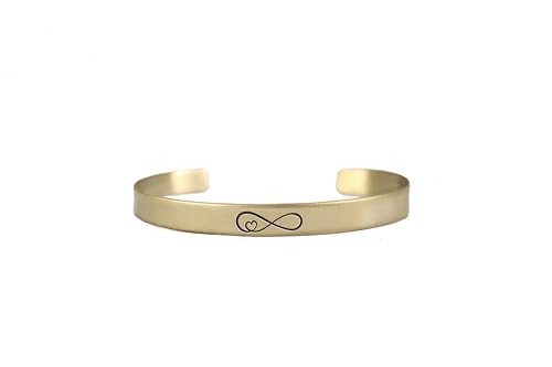 Bracelet infini cœur en or pour sublimer vos tenues de soirée