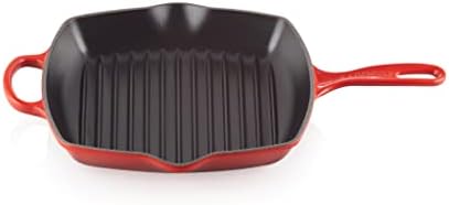 Le Creuset Signature Enamelled Cast Iron Grillit Frying Pan With Helper Handle and Two Pouring Lips, For All Hob Types and Ovens, 26 cm, Matte Black, 201832600