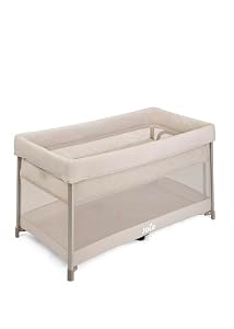 Joie Amigo™ 120 Reisebett ab Geburt bis 15 kg, Einhand-Faltmechanismus, kompakt faltbar, mit Bassinet-Einhang, seitlichem Reißverschluss-Zugang und Transporttasche