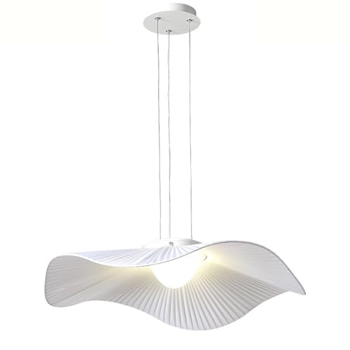 Plafond de restaurant rétro pour éliminer les reflets avec sa teinte acrylique blanche