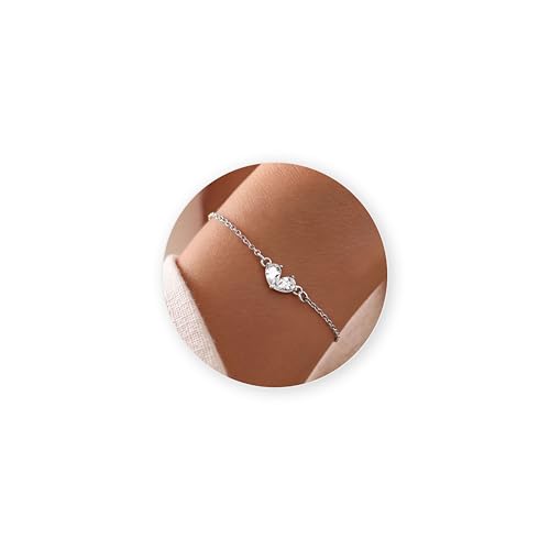 Materiale Alta Qualità: La collana donna argento è realizzata in acciaio inossidabile ipoallergenico e presenta un cuore CZ di alta qualità, privo di piombo e nichel. Il bracciale compleanno donna è realizzato con un processo di galvanizzazione avanzato che garantisce una finitura superficiale più liscia, non si sbiadisce, non arrugginisce e non scolorisce, è sicuro e delicato sulla pelle