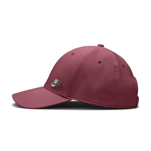 Image of Dri-FIT Club Structured Metal Logo Cap