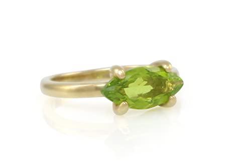 Bague péridot marquise d'exception, création joaillière d'anniversaire