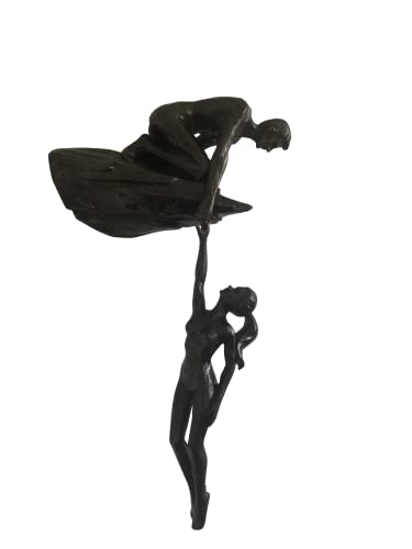 Wandbehang mit einer hängenden Frauen-Skulptur am Rand des Mannes Cover