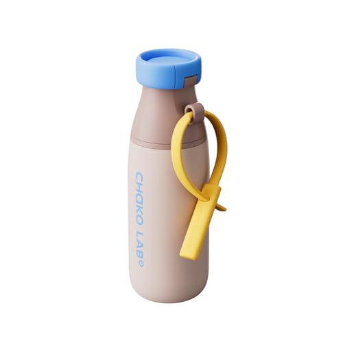 CHAKO LAB Botella de Agua Aislada con Dos Correas | Libre de BPA a Prueba de Fugas | Botella de 17 oz con Tapa de Pico y Popote | Tiramisu miniatura 1