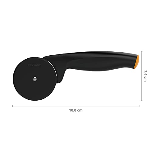 Foto von Fiskars Pizzaschneider mit hochwertigem Kunststoff-Schneidrad, Länge: 19 cm, Functional Form, Schwarz/Orange, 1019533