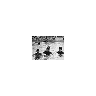 The Beatles In The Pool Affiche de célébrité 20,3 x 25,4 cm - Les Beatles, Paul McCartney, John Lennon, RIngo Starr, George Harrison