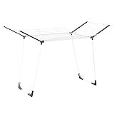 El moderno color blanco y negro no dirige e ilumina la habitación. Además, las alas longitudinales plegadas ofrecen espacio adicional para ropa interior o ropa adicional.