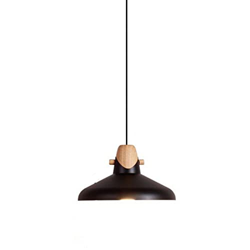 Teinte en métal pendant et bois pour cette lumière suspendue au style scandinave