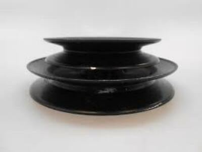 వైపు view of the Toro Part # 110148 Pulley, showing the two distinct grooves for belts.