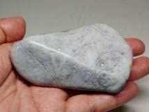 上質ラベ 117g 翡翠 ヒスイ 翡翠原石 原石 鉱物 鑑賞石 自然石 水石 Amazon.co.jp: 青翡翠 83g 翡翠 原石 ヒスイ 鉱物 鑑賞石 糸魚川