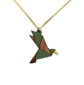 Sastree Colgante Pájaro de Madera Verde | Edición Limitada Sas365 (Solo 365 Unidades) | Madera Sostenible | Joyería Artesanal y Ecológica | Accesorio Pájaros y Animales (Acero Inox Oro)