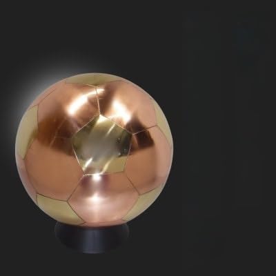 職人技が光る、銅製のサッカーボール(3号球) - 特別な贈り物に