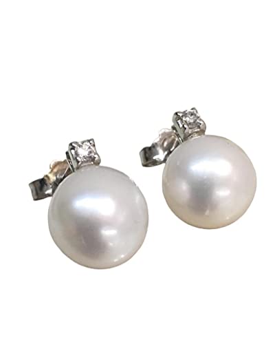 Consegna da 5 a 7gg Orecchini a lobo da donna in oro bianco 18kt con perle vere coltivate in acqua dolce, mm 8-8,5. perfettamente sferiche. Diamanti veri naturali taglio a brillante.Perno e farfallina.