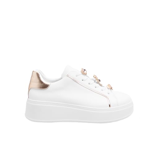 Eleganza e stile moderno: Grazie al loro design accattivante e alla varietà di colori e modelli, le sneakers da donna aggiungono un tocco di moda urbana ad ogni look.