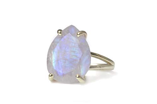Bague poire pierre de lune en argent pour briller lors de vos soirées cocktail