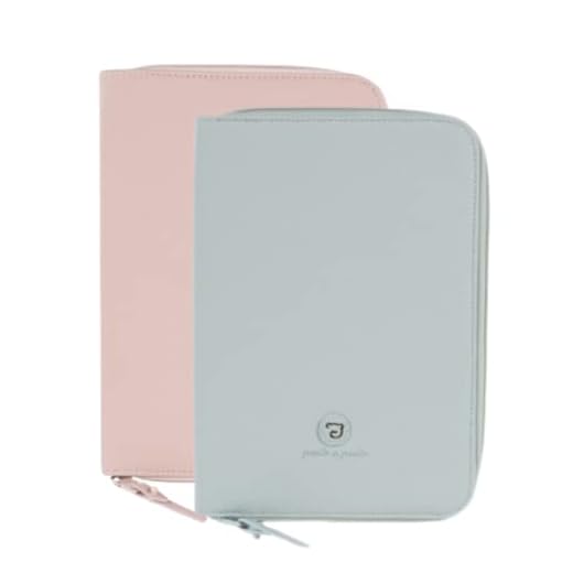 Pasito a Pasito. Libro de Nacimiento Yummi. Cómoda Funda para Archivar Documentos de Bebé con Bolsillos y Cremallera. Fabricado en Polipiel. Color Rosa