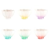 3. Chaque verre coloré est soufflé à la main avec soin par des artisans qualifiés.