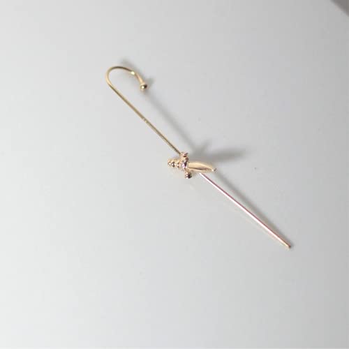 Brinco com piercing fake transversal com adaga folheado em ouro 18k