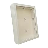 Des cadres photo durables sont utilisés for afficher des documents imprimés.