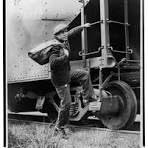 HOBOES THAT PASS IN THE NIGHT by JACK LONDON