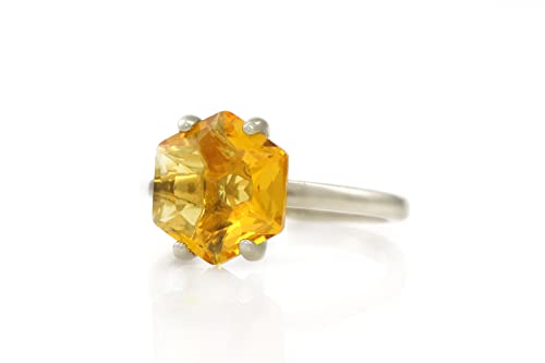 Bague citrine argent comme cadeau d'anniversaire pour elle
