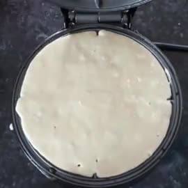 Global Gourmet - FULL SIZE American Waffle Maker Iron Machine 700W I Electric I Stainless Steel Mould I Non-Stick Coating I Recipes I Deep Cooking Plates I Adjustable Temperature Control - Black