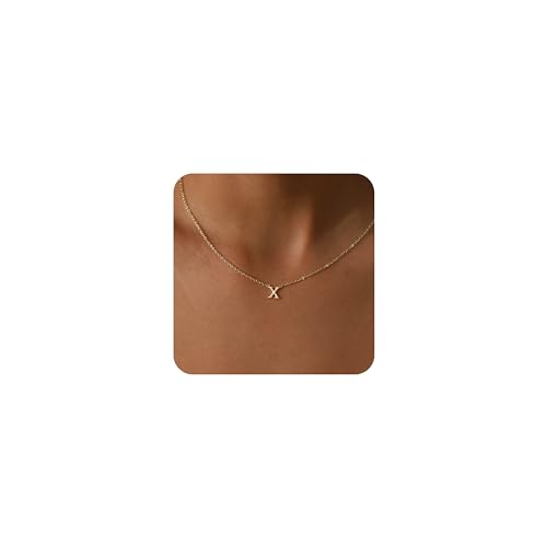 Pendentif initial pour les femmes qui recherchent un bijou hypoallergénique et léger