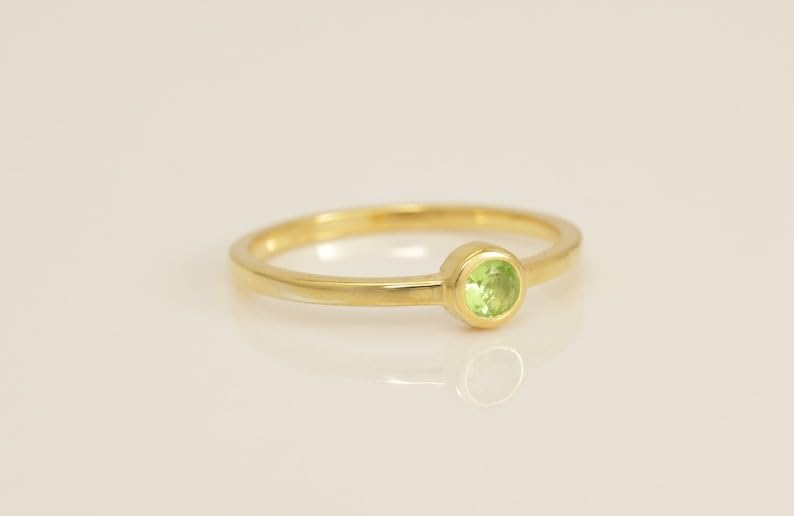 Bague solitaire en argent 925, péridot vert et diamants de prestige - 2