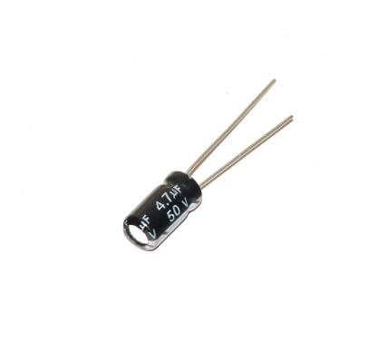 Condensateur 50v 4.7uf aluminium pour filtrer le courant et éliminer les bruits de friture