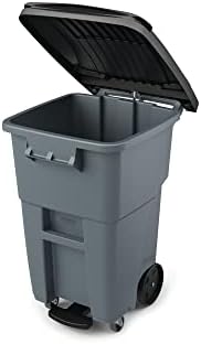 Rubbermaid (Step On, 32G, Gray) - Commercial Products BRUTE Rollout Step On Trash/Garbage Can, 121.1l, Grey (1971944)