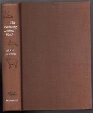 Paperback This Fascinating Animal World Book