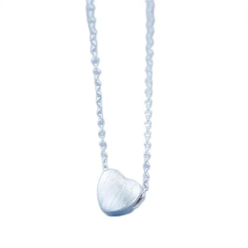 Bijoux ras du cou chaînes fines et petits pendentifs tendances femmes