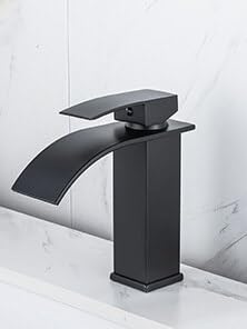 Robinet lavabo salle de bain noir pour créer une ambiance spa moderne et relaxante
