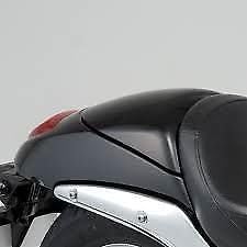 Suzuki 45500-39820-YVB Cubierta trasera de asiento negra