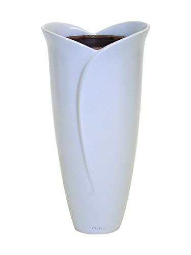 Vase tombe tulipe blanche pour rendre un hommage éternel au cimetière