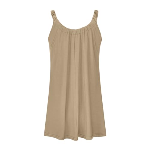 Décolleté dans le dos élégant pour cette robe d'été fluide