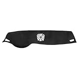 Caractéristiques spéciales - Ce tapis de protection pour tableau de bord protège contre les fissures, réduit les reflets sur le pare-brise et abaisse la température intérieure de votre véhicule en bloquant les rayons du soleil qui pourraient chauffer votre tableau de bord.