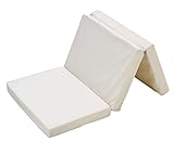 EINFACHER TRANSPORT - Auf Reisen lässt sich die klappbare Matratze 3-fach falten, zusammengeklappt ist sie 60 x 40 x 6 cm groß. Dank der dazugehörigen Tasche lässt sie sich leicht transportieren und überallhin mitnehmen