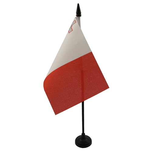 AZ FLAG - Drapeau De Table Malte - 15x10 cm - Mini Drapeau Maltais De Bureau 100% Polyester Avec Hampe De 25cm Et Socle En Plastique Noir