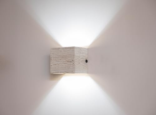 Lámpara de pared de madera para iluminar pasillos oscuros con estilo