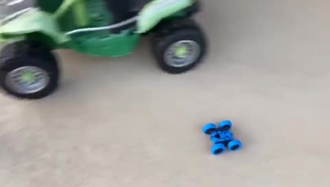 Headlights 2.4GHz Electric Race Stunt Toy Car Rechargeable Toy Cars  on Amazon Live