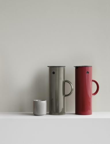 Stelton EM77 Isolierkanne 1 L – Thermoskanne mit Glaseinsatz, Kippverschluss & Schraubdeckel – Cherry Red – Ansicht 3