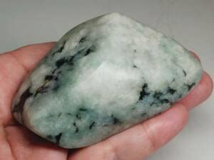 Amazon.co.jp: 青緑 281g 翡翠 原石 ヒスイ 鉱物 鑑賞石 糸魚川