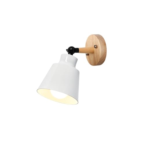 Applique avec prise sans travaux pour illuminer une chambre sombre en bois