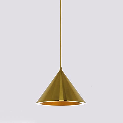 Lustre suspendu tricolore pour créer une ambiance accueillante dans le salon