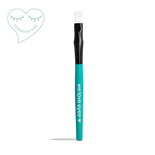 We Love Eyes - In Between Eyelash Brush - Ideal for removing stubborn eyelid margin debris that can cause lash loss - safe for eyelash extensions - ideal for those prone to anterior blepharitis
