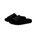 Le suole in EVA, pur ottenendo flessibilità senza perdere potenza, possono afferrare bene il terreno per ottenere effetti antiscivolo e resistenti all'usura; pantofole sportive con suole strutturate aiutano a prevenire lo scivolamento.
