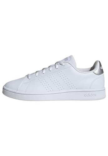 Adidas Advantage Base chaussures de court blanches pour un look urbain chic