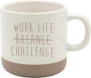 Work Life Balance Tasse lustig – Büro Tasse mit Spruch „Work Life Balance Challenge“ – Humor Kaffee Tasse für Kollegen & Kollegin – Geschenk Büro, Geburtstag, Wichtelgeschenk – Keramiktasse 360 ml spü